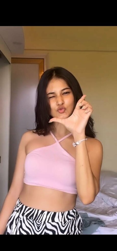 Aayushi Verma erotic star photos