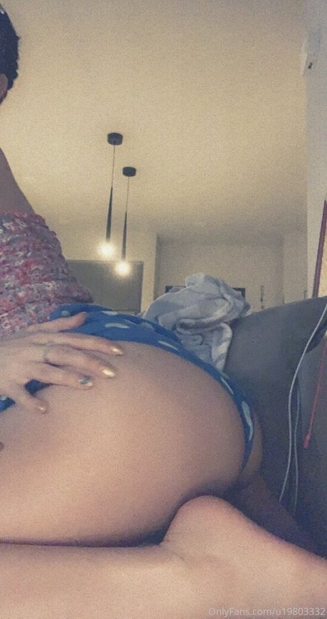 Sara Mariam art model picture