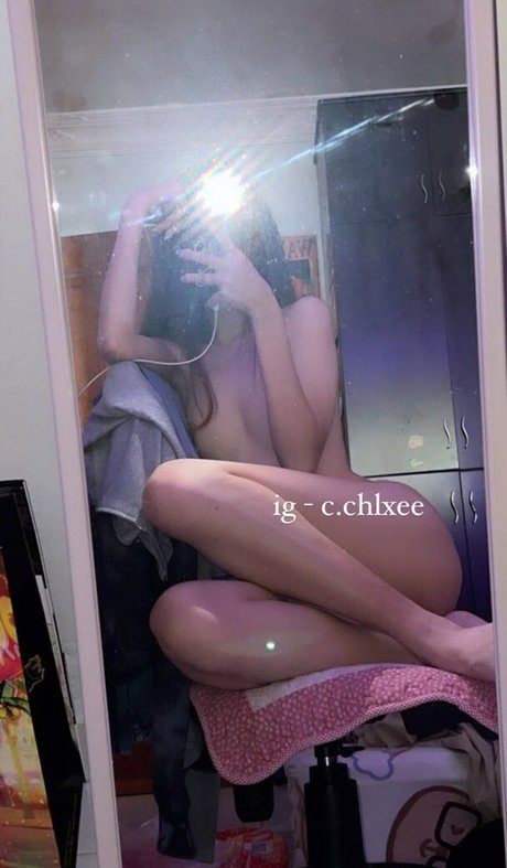 c chlxee naked model photos