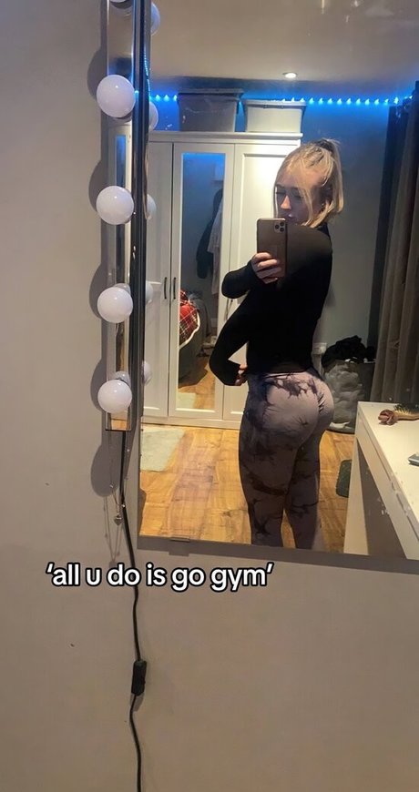 a mae 04 naked actress archive