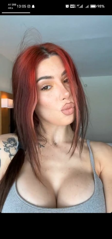 Ukiq nude actress photo