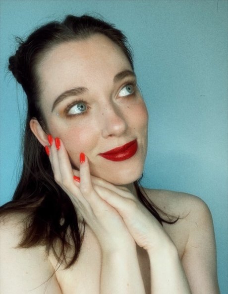 jessicagraceuk hd actress pic