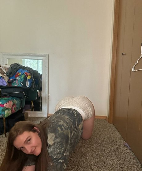 Adorablelilli model art photo