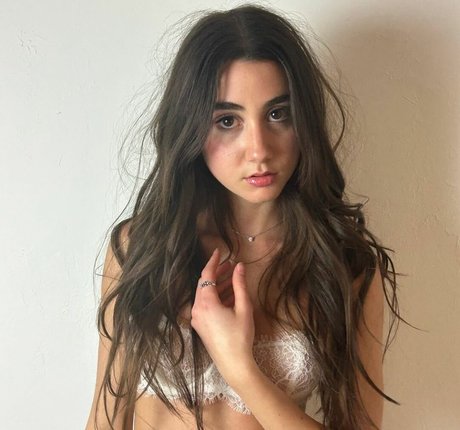 Mikaela Astel pretty model pics