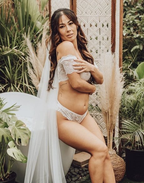 Maya Michelle Rew model pornographic galleries