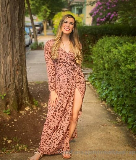 Ms Ella Vatrap nice pornstar pic