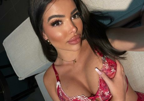 ANA S ELMAN model image