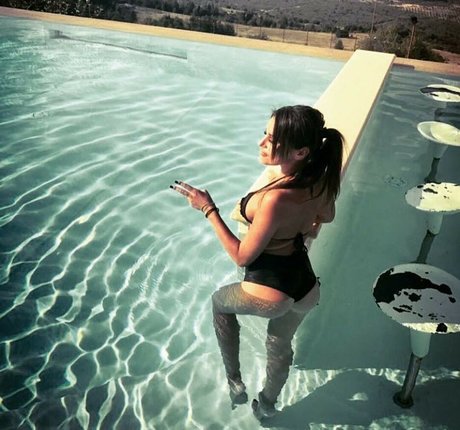 Iulia Carmen free model pics