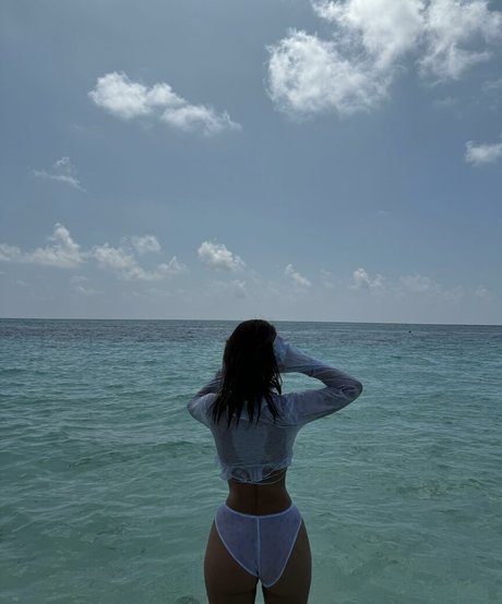 Alina garage naked model pics