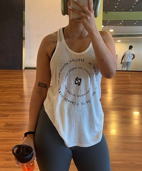 Fiza Choudhary nudes model images