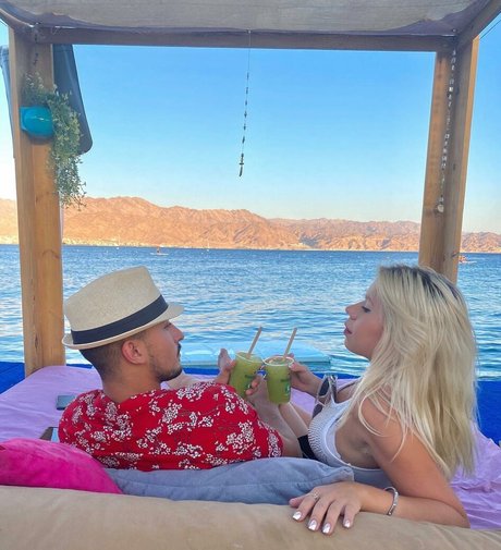 Shelly Cohen top star photos