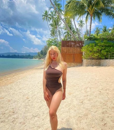 Shelly Cohen erotic model photo