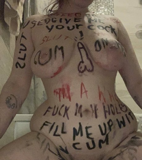 poorthing star nude pics