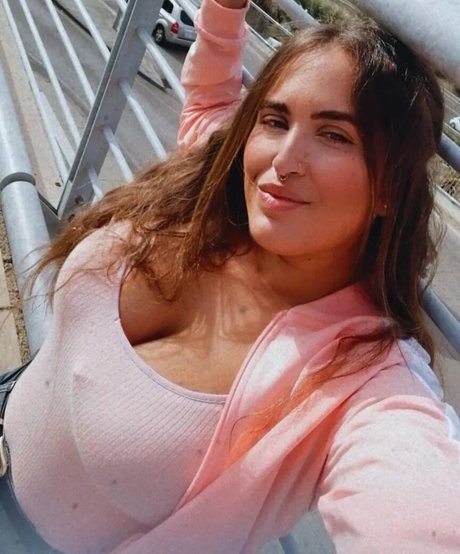 elviabombon model perfect images