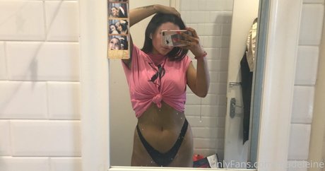 madsofc free actress photos