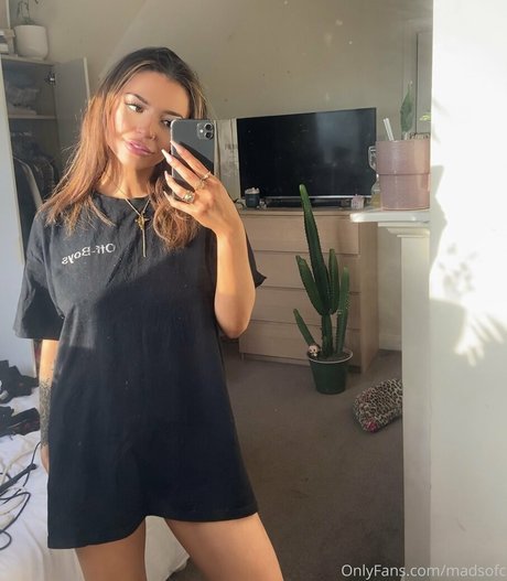 madsofc pretty pornstar pics