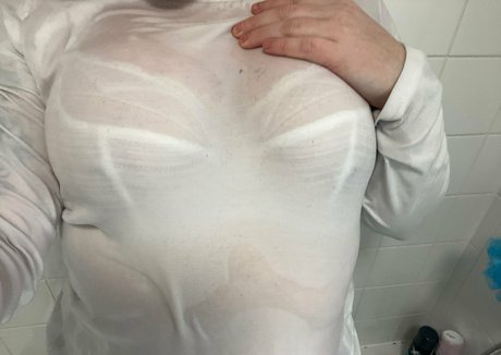 moody kitty pretty model picture