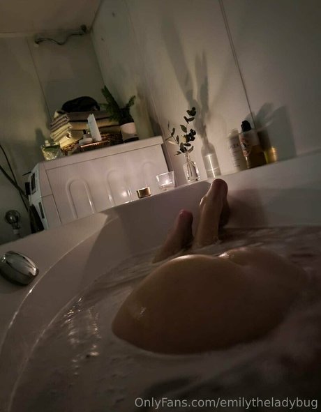 emilytheladybug hd actress pics