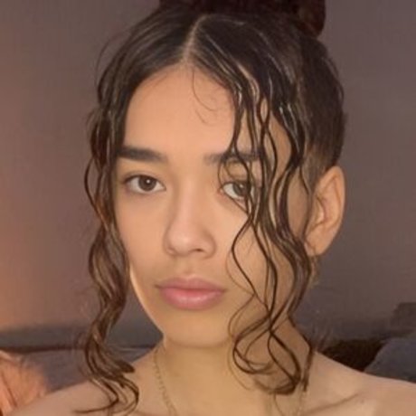 Leyalikesyou sexy model img