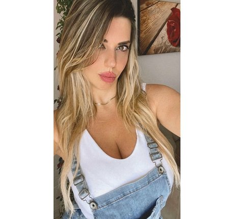 Anna Riano erotic pornstar pic