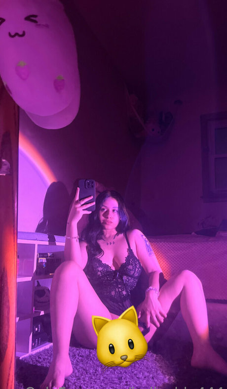 Indicablu444 model xxx photo