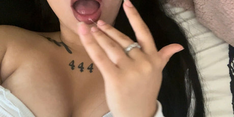 Indicablu444 model pretty picture