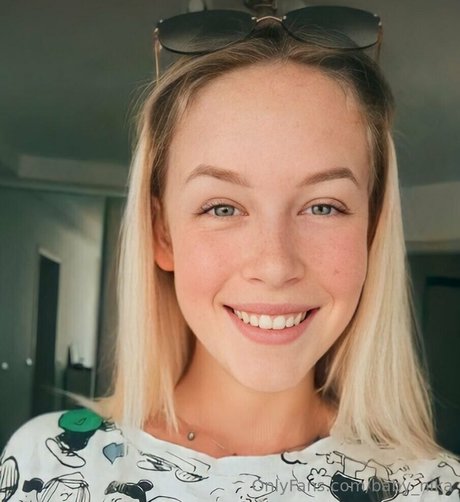 baby nika erotic model picture