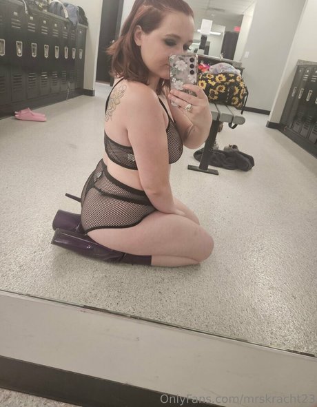 djkracht23 pretty model picture