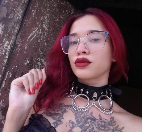 Carmimred star hd pictures