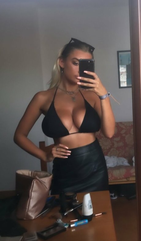 Lucy Cartlidge sexy star pics