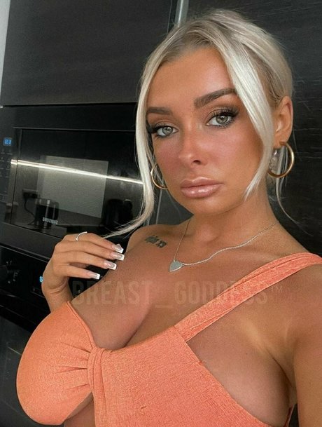 Lucy Cartlidge perfect star pictures