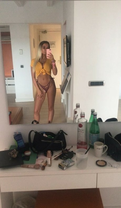 Lucy Cartlidge star galleries