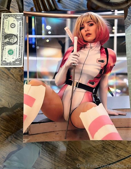 Mags IRL adult model pic