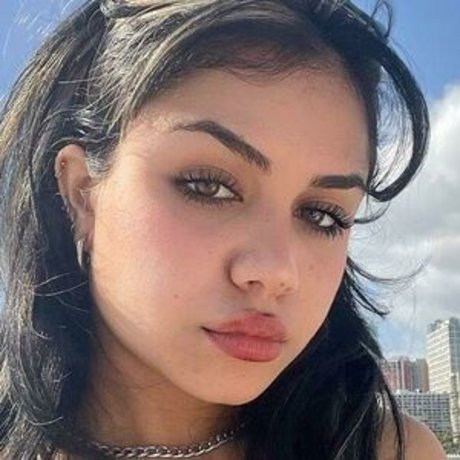 Tara Yummy model hd photos