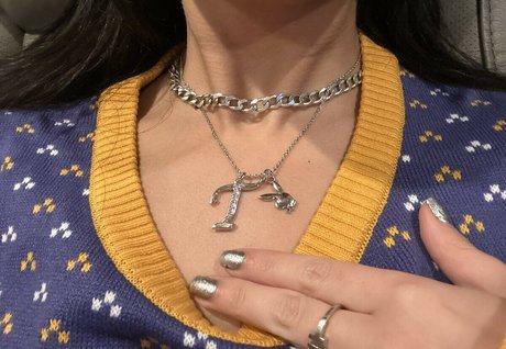 Tara Yummy art star gallery