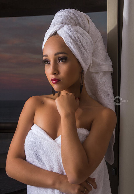 Larisse Farias pornographic star photo