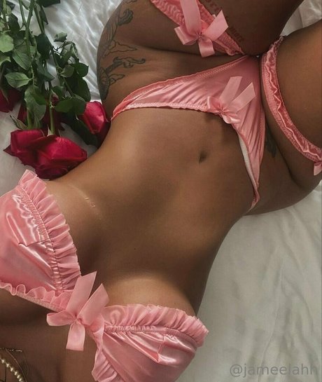 jameelahh model hot pics