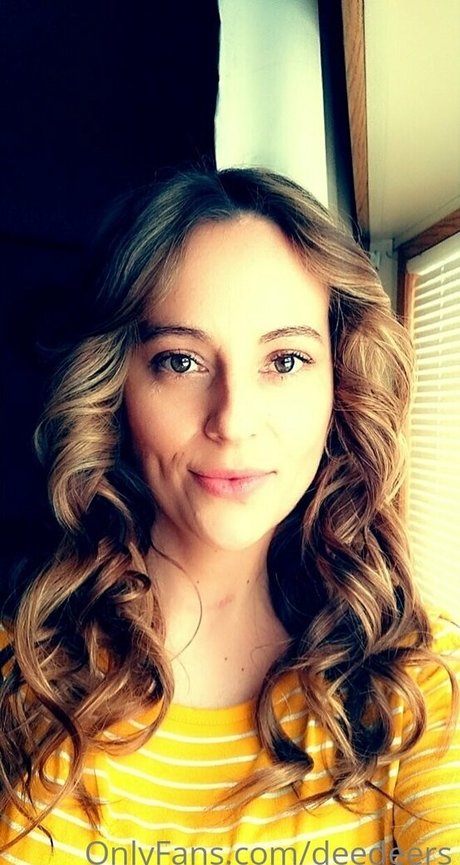 deedeers pornographic model image