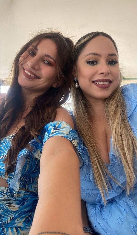 Akaren model erotic photo