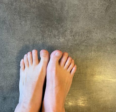 swerubberdoll exclusive star img