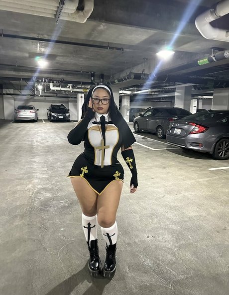 Sophialaurrren art actress archive