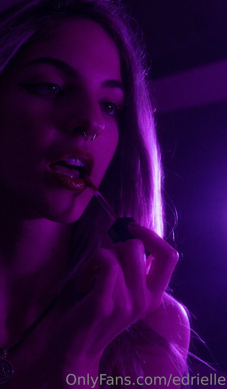 edrielle hot model image