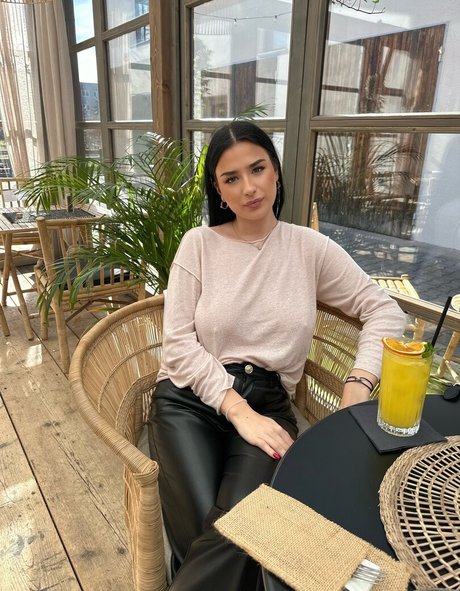 Elianka pornstar sexy gallery