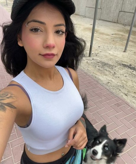 Saaniyax nice actress pic