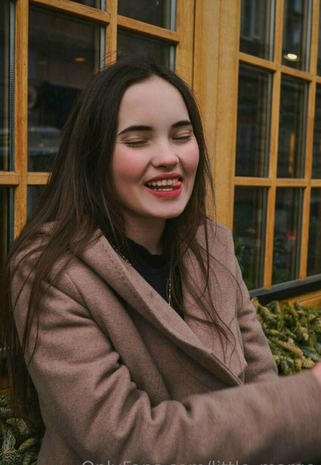 little margo model hot image