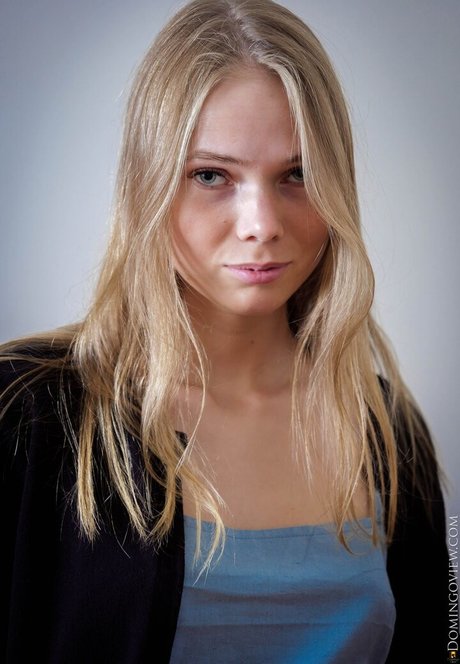 Luise Wixx model pornographic photos