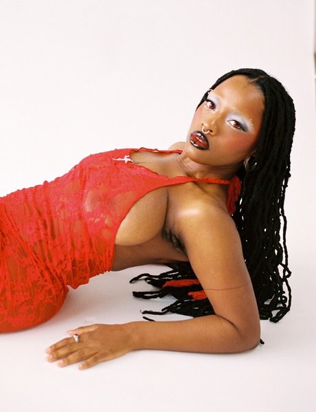 Jacinda model top galleries