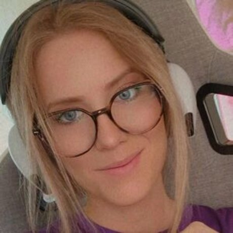 Naguura erotic pornstar img