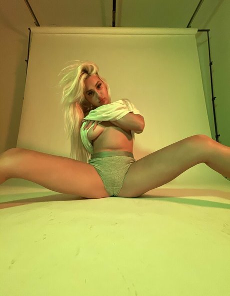 olivia snow69 star nude photos