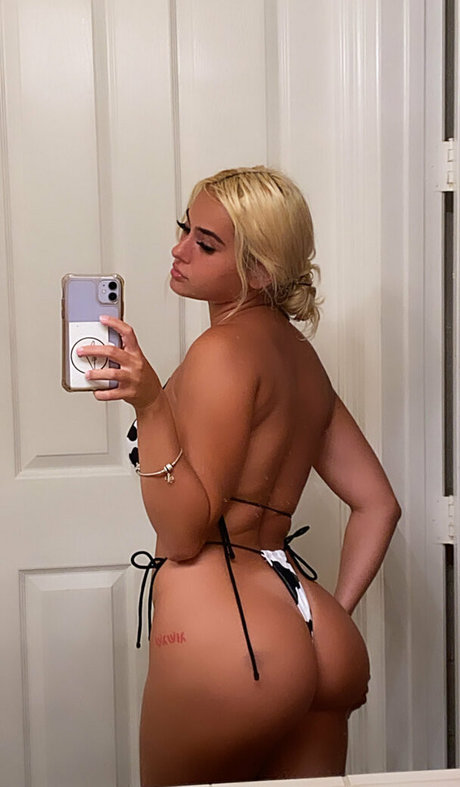 olivia snow69 star img